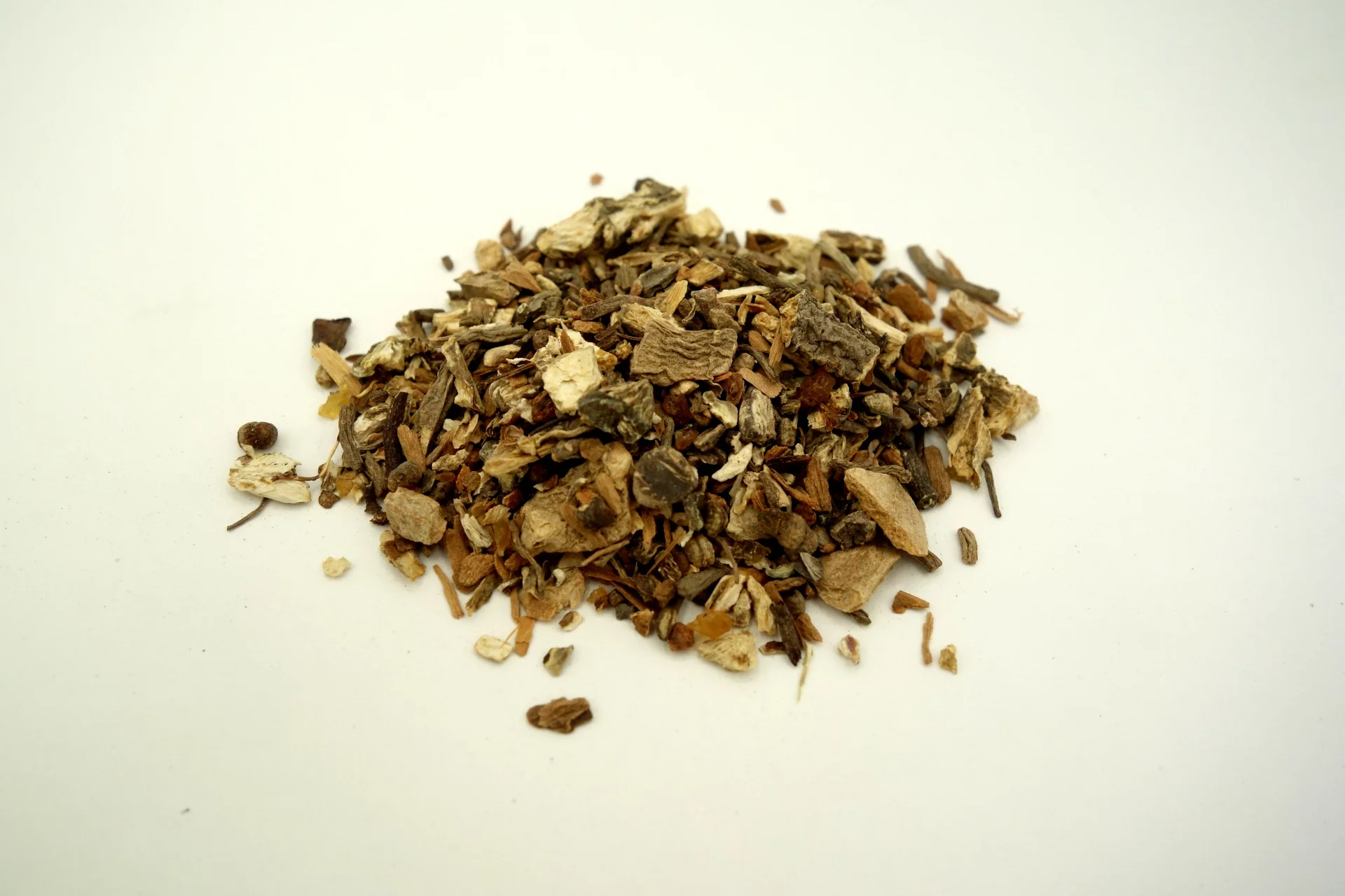 Theriak (ohne Opium, ohne Meerzwiebel) (getrocknet) geschnitten