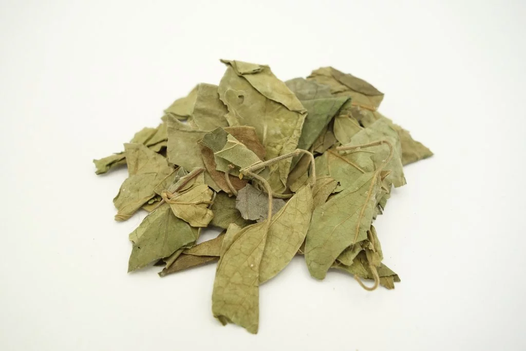 Merasingiblätter (getrocknet), geschnitten